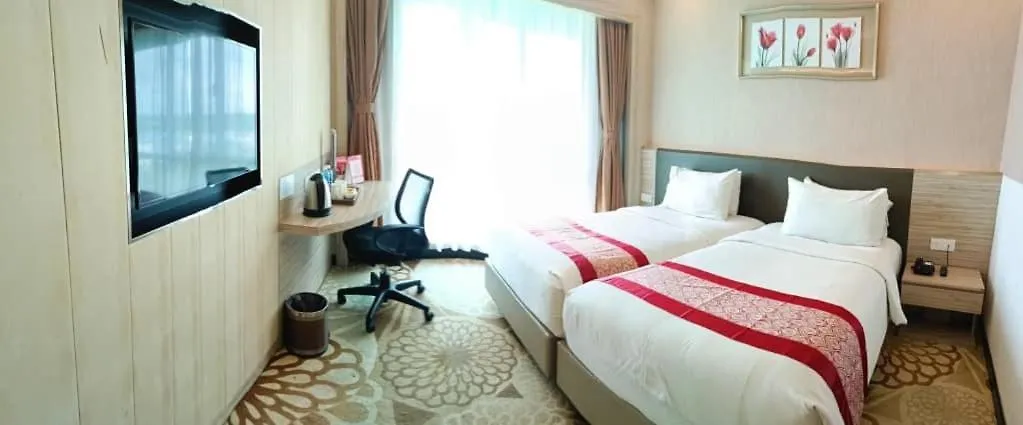V8 Hotel Τζόχορ Μπάχρου 4*,